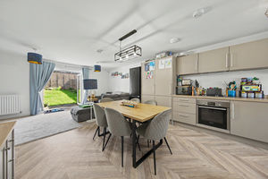 Magpie Way Newbold